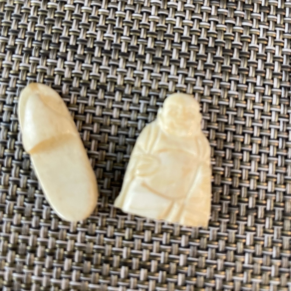 Vintage bone or ivory Buddha and Japanese Gaeta shoe - Picture 2 of 2